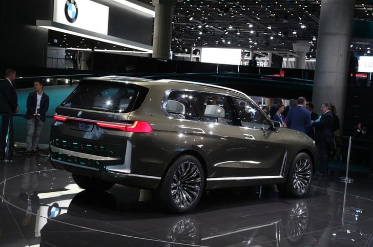 Bmw X7 Rear View