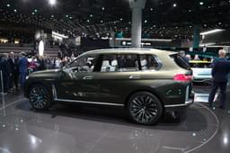 Bmw X7 Front Right Three Quarter