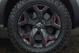 2017 Land Rover Discovery SVX image gallery