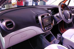 2017 Renault Captur image gallery