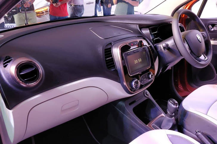 2017 Renault Captur image gallery