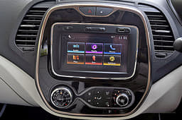 2017 Renault Captur image gallery