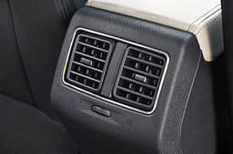 2017 Renault Captur image gallery