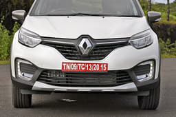 2017 Renault Captur image gallery