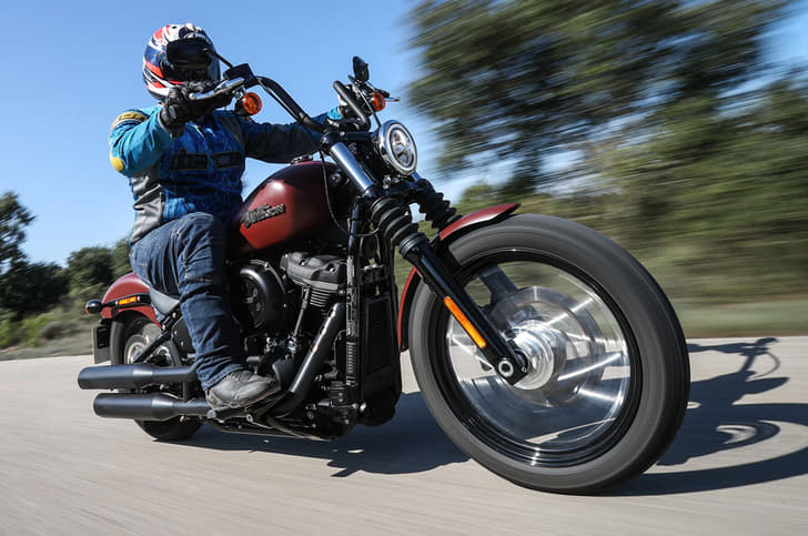 2018 Harley-Davidson Street Bob image gallery
