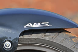 2017 Suzuki Intruder 150 image gallery 