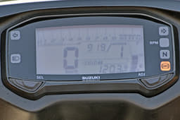 2017 Suzuki Intruder 150 image gallery 