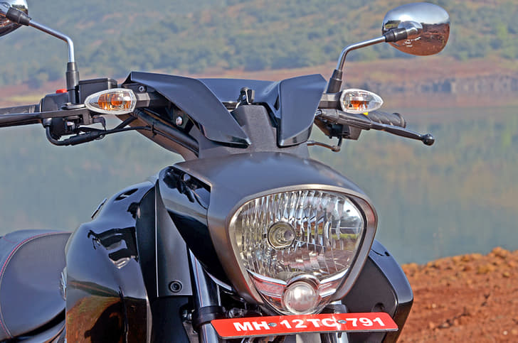 2017 Suzuki Intruder 150 image gallery 