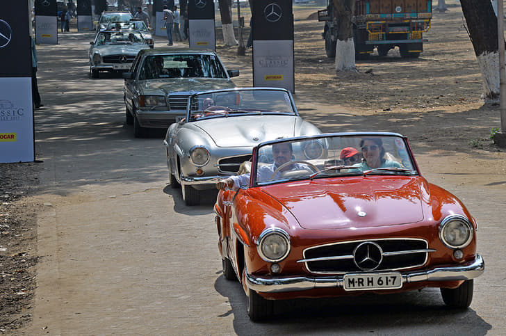 Every generation of the SL till the R129 was were present at the rally. See here are two 190 SLs.