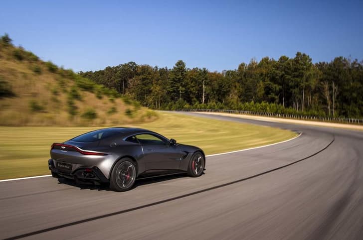 2018 Aston Martin Vantage image gallery