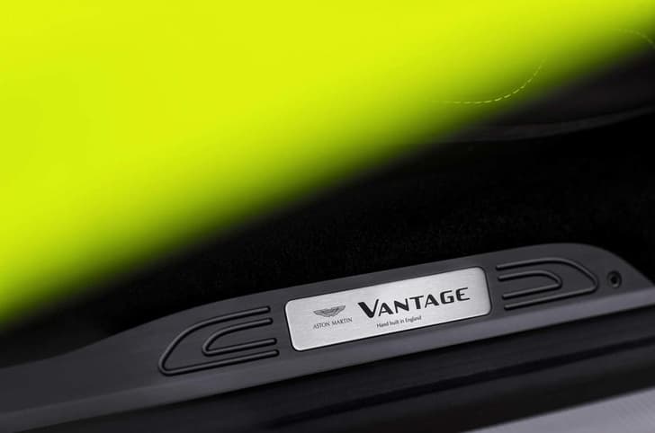 2018 Aston Martin Vantage image gallery