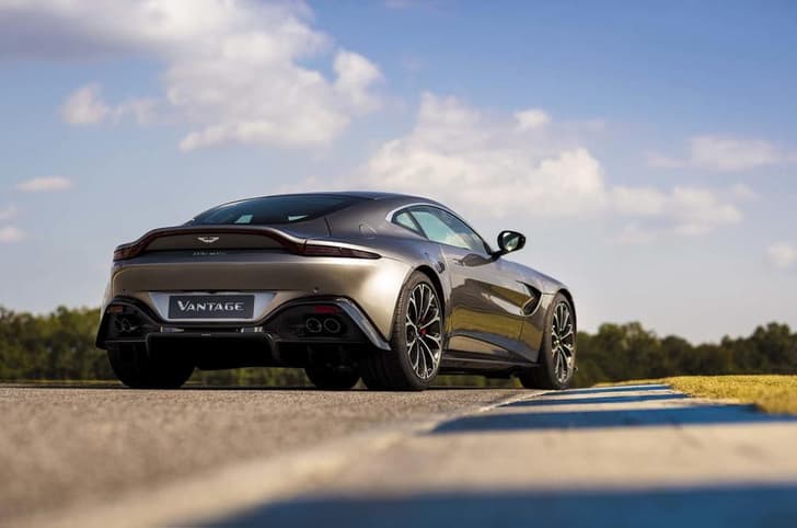 2018 Aston Martin Vantage image gallery