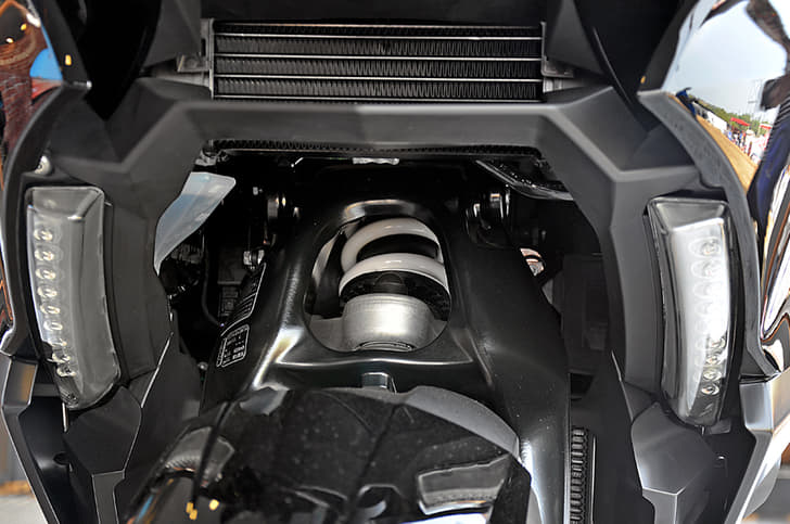 BMW K1600B Telelver front suspension.