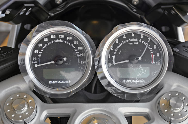 BMW R nineT Racer instrument console.