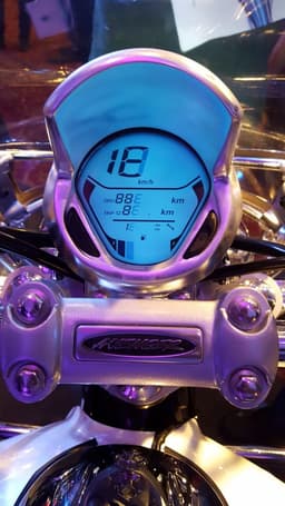 2018 Bajaj Avenger Cruise 220 image gallery