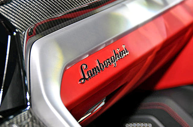 Front Logo Image - 5174