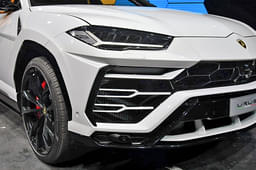 Lamborghini Urus Front Right Three Quarter