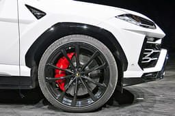 Lamborghini Urus Front Left Three Quarter