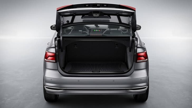 2019 Volkswagen Virtus image gallery