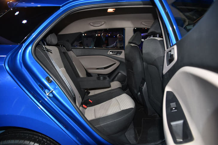 Now gets an armrest for the rear passengers.