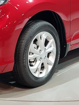 CANCELLED New 2018 Honda Amaze image gallery