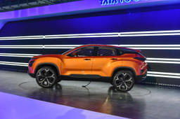 Tata Harrier Front Right Three Quarter