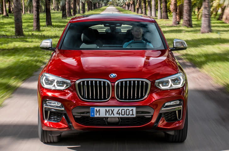 2018 BMW X4 SUV image gallery