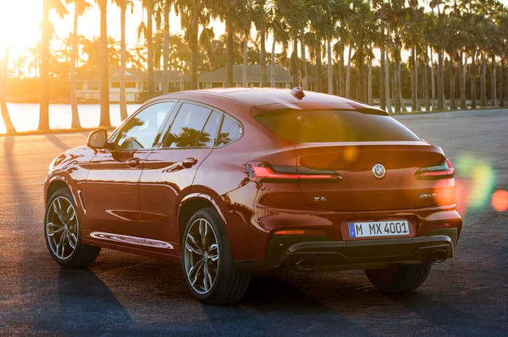2018 BMW X4 SUV image gallery