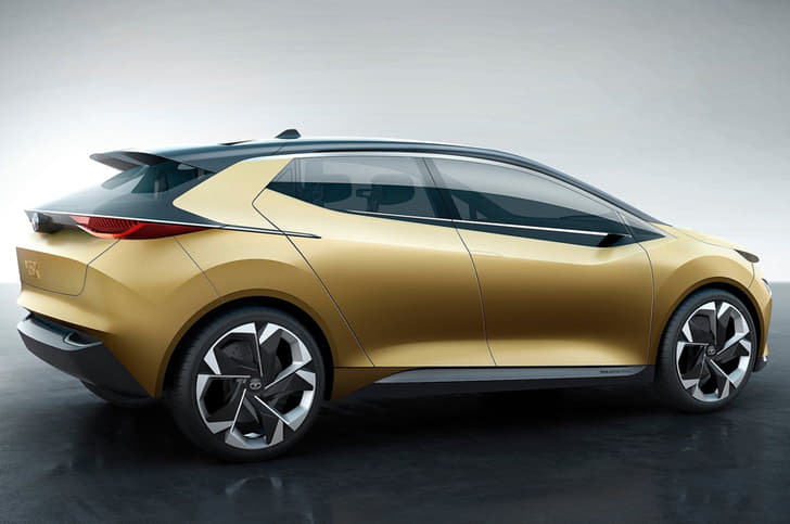 The strong ridge side that flows down from the A-pillar and then kinks back upwards is a design highlight.