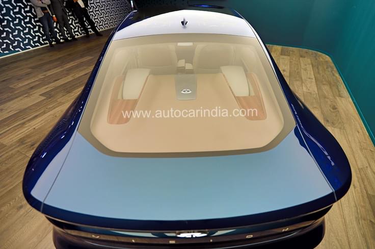 Large rear windshield extends far back on to the boot lid. Large rear windshield extends far back on to the boot lid.