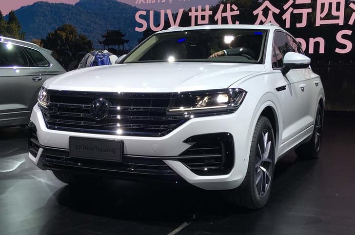 2018 Volkswagen Touareg image gallery
