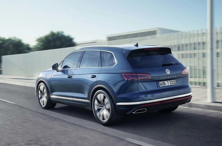 2018 Volkswagen Touareg image gallery