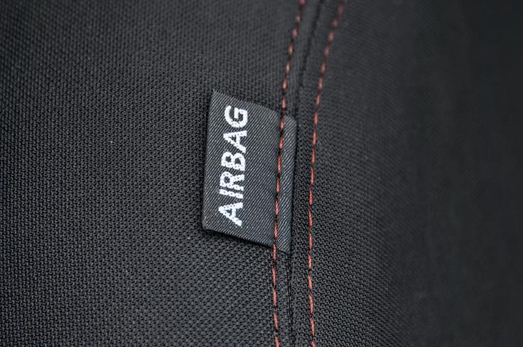 Top versions get six airbags. Top versions get six airbags.