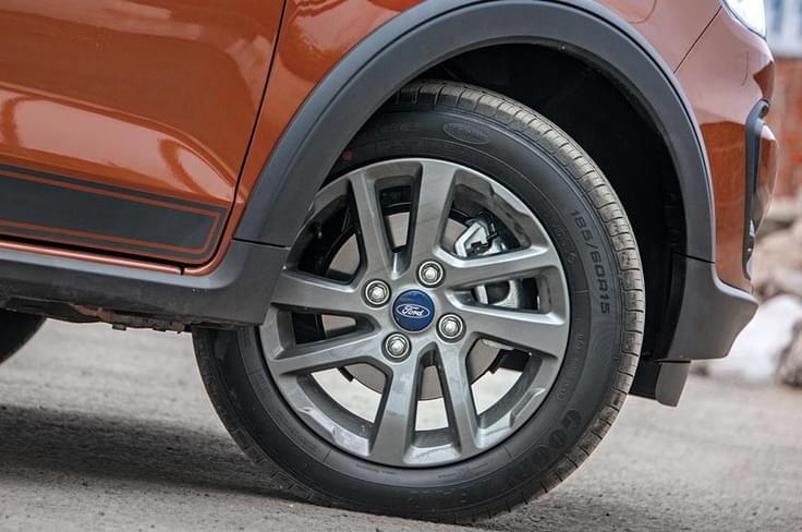 15-inch alloys look a size too small. 15-inch alloys look a size too small.