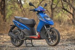 2018 Grazia vs Ntorq vs SR 125 comparison image gallery