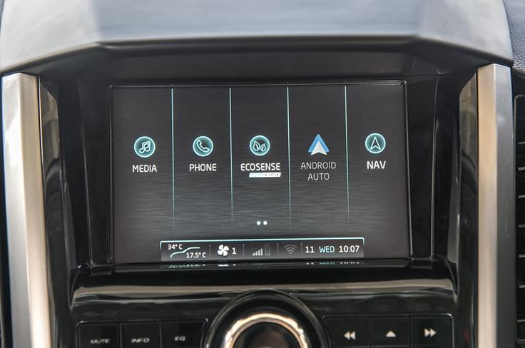 Touchscreen remains the same. However, the sound is now tuned by Arkamys and the tweeters are re-positioned. Touchscreen remains the same. However, the sound is now tuned by Arkamys and the tweeters are re-positioned.