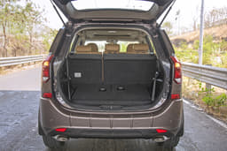 2018 Mahindra XUV500 facelift image gallery