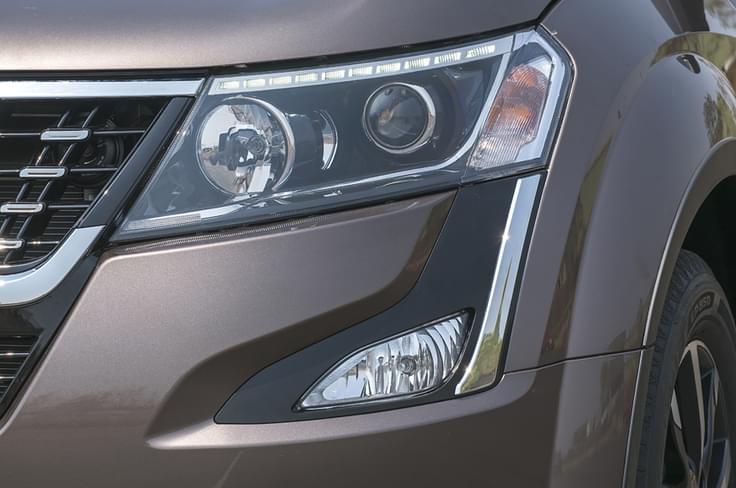 While the shape remains the same, the elements inside are new. The horizontal LED DRL strip looks aftermarket. While the shape remains the same, the elements inside are new. The horizontal LED DRL strip looks aftermarket.