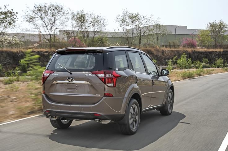 The heavily redesigned tailgate and new tail lamps give the XUV500 a more MPV-like appearance. The heavily redesigned tailgate and new tail lamps give the XUV500 a more MPV-like appearance.
