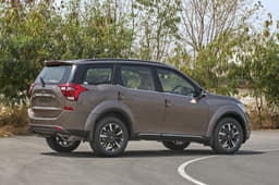 2018 Mahindra XUV500 facelift image gallery