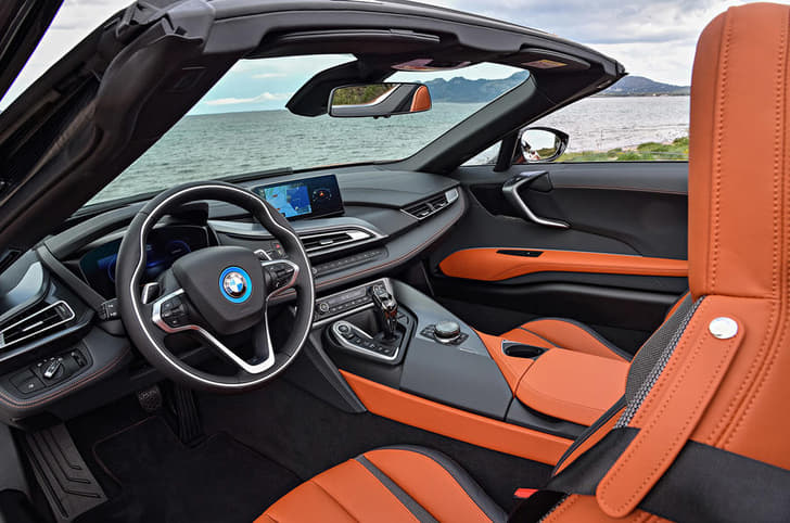 2018 BMW i8 Roadster image gallery