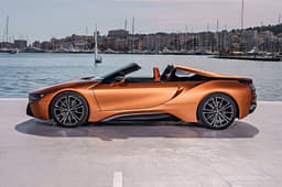 2018 BMW i8 Roadster image gallery