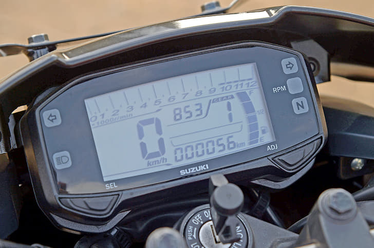 2018 TVS Apache RTR 160 4V vs Suzuki Gixxer SP image gallery