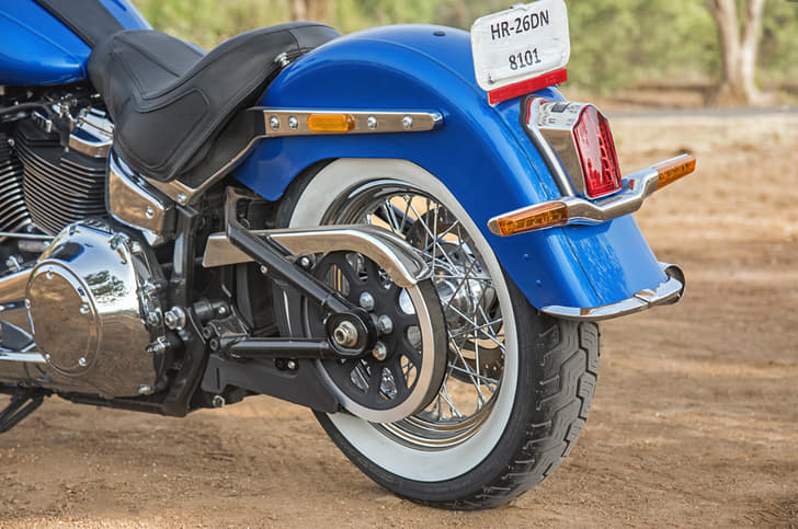 2018 Harley-Davidson Softail Deluxe image gallery