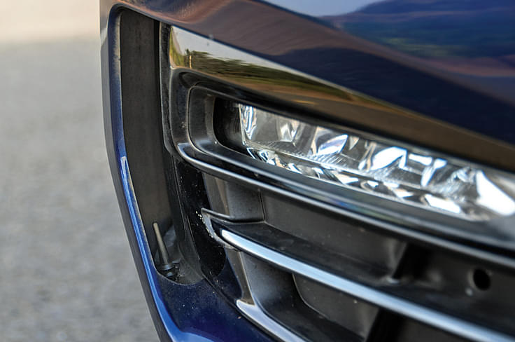 Air inlets and outlets help reduce turbulence in front wheel arches. Air inlets and outlets help reduce turbulence in front wheel arches.