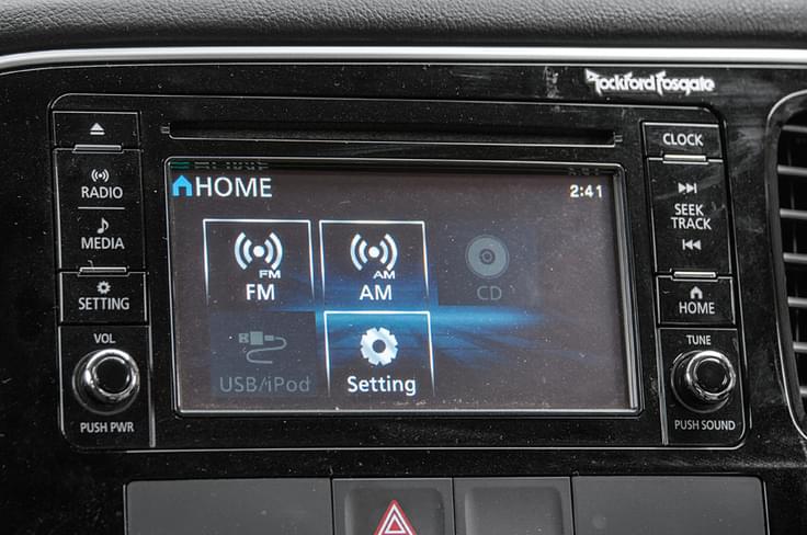 Small 6.1-inch touchscreen unit feels quite basic. Small 6.1-inch touchscreen unit feels quite basic.