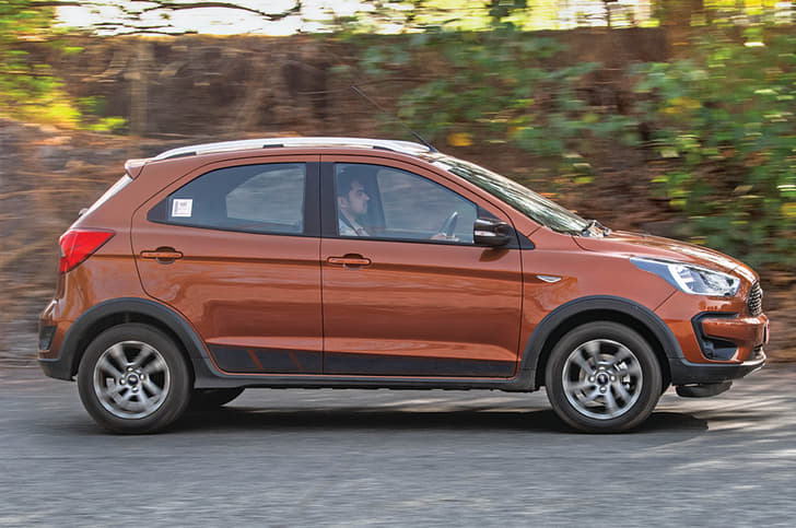 2018 Ford Freestyle vs Maruti Ignis image gallery