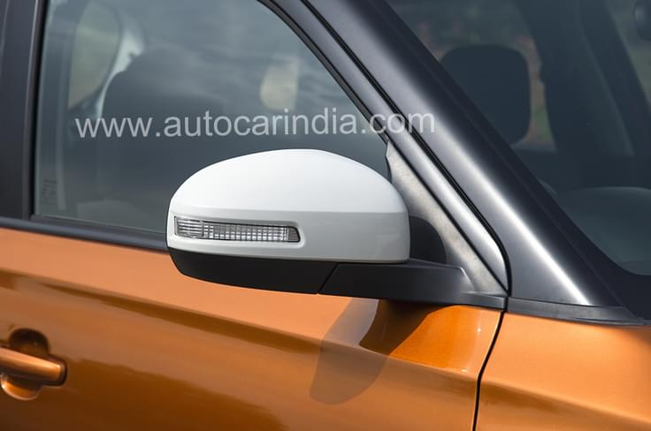 Dual-tone finish introduced on the AMT-equipped models. Dual-tone finish introduced on the AMT-equipped models.