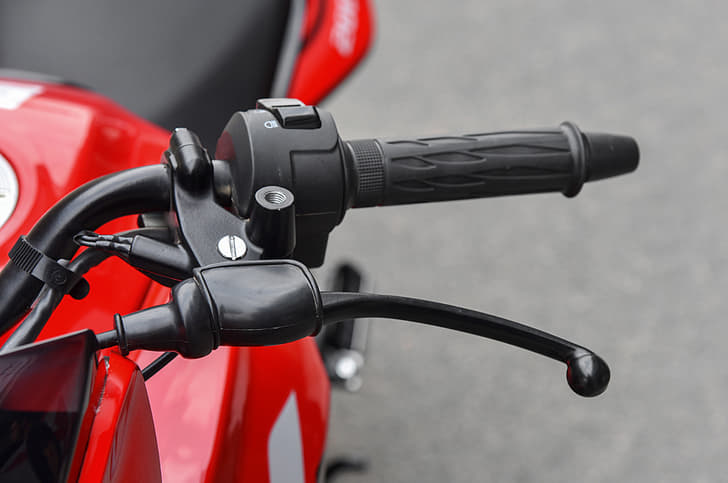 2018 Hero Xtreme 200R image gallery