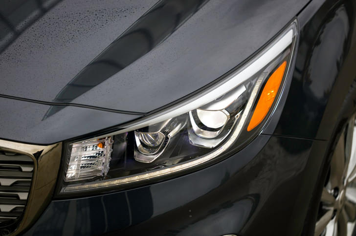 Kia Carnival Headlight